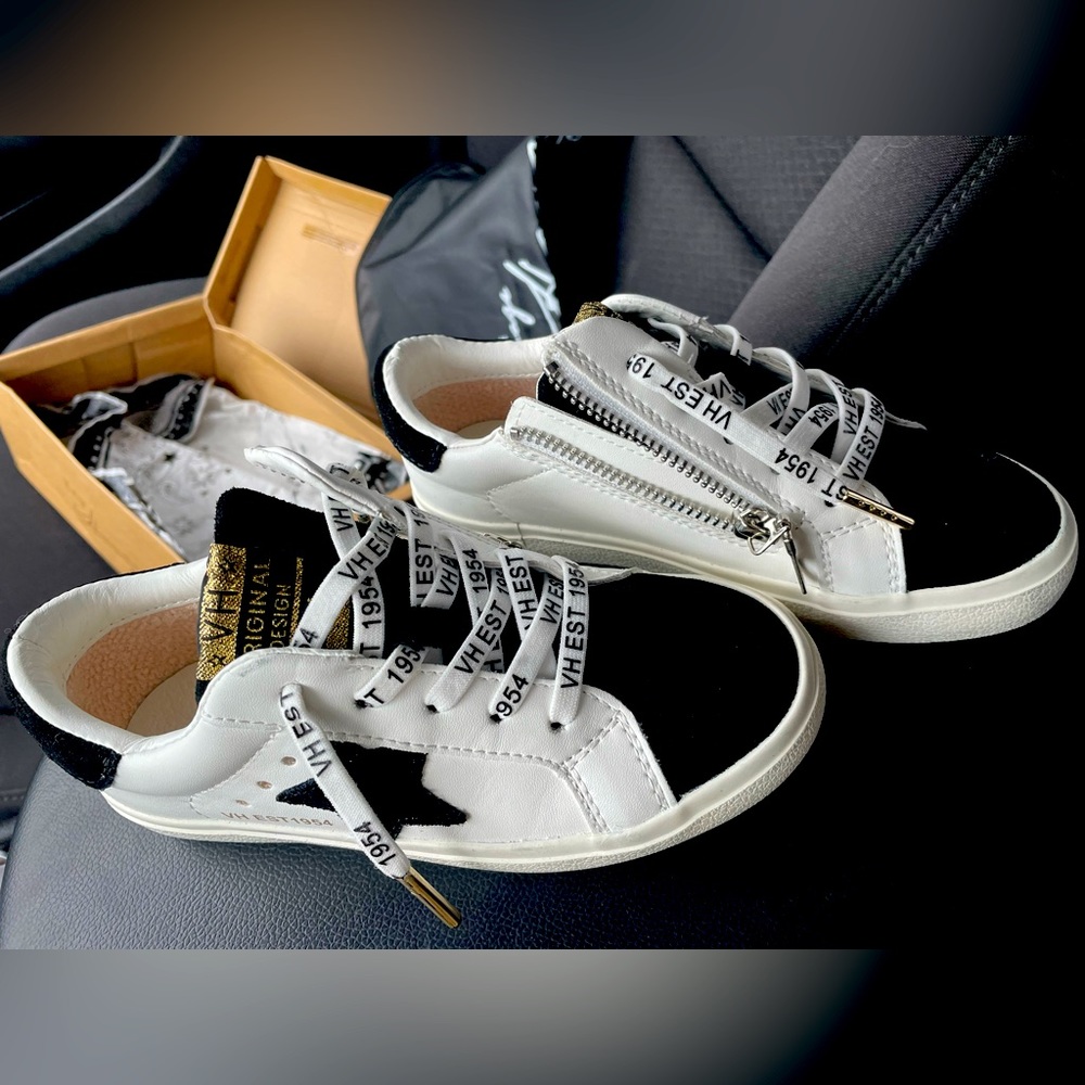 Girls Size 1 Vintage Havana Sneakers Brand New Never Worn!Box/dust bag included!
